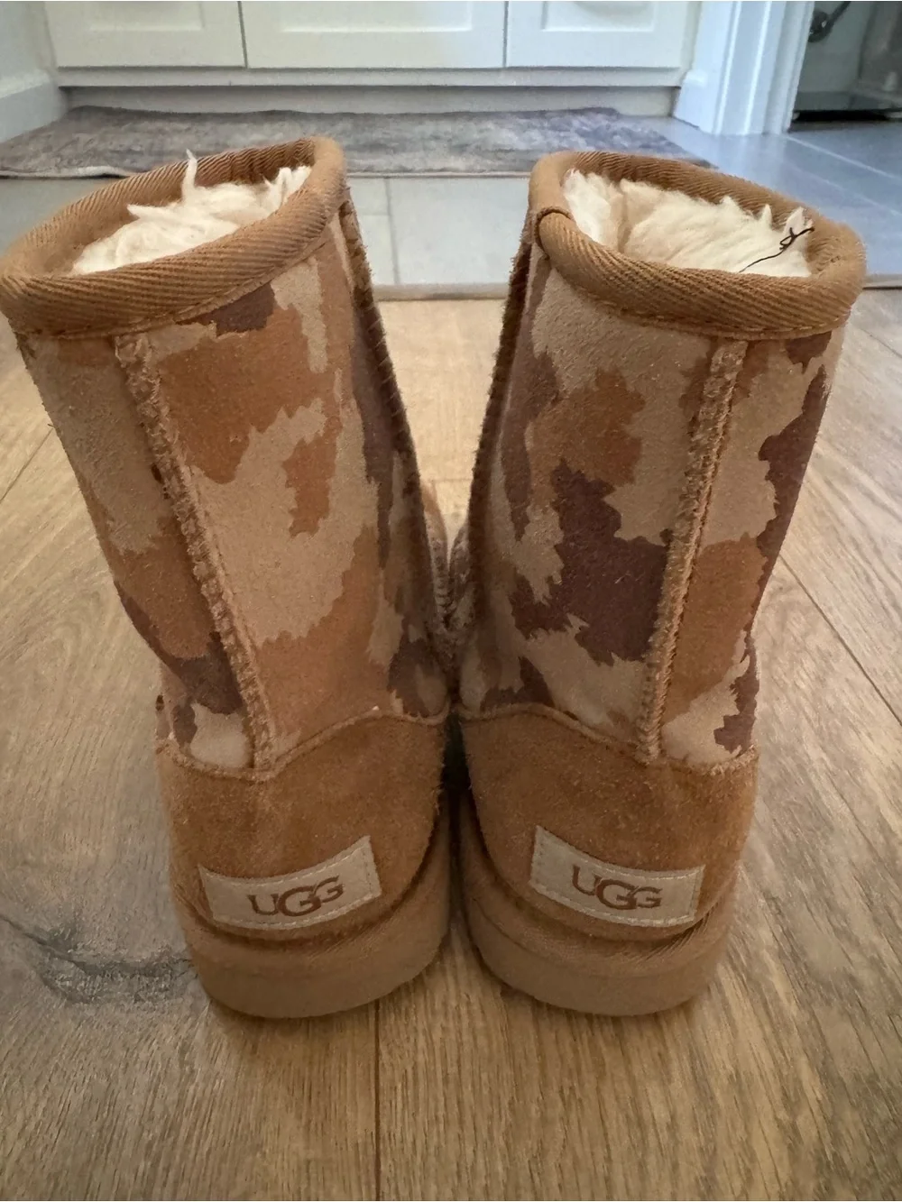 UGG Kids Chestnut camo boot Size 3